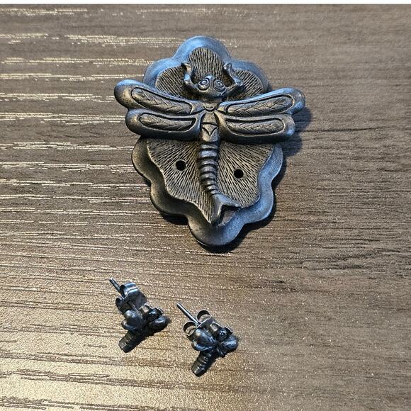 Vintage Pewter Dragonfly Brooch with Removable Earrings - Picture 5 of 5